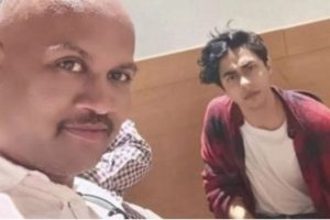 आर्यनसँग सेल्फी लिने किरण गोसावी पक्राउ