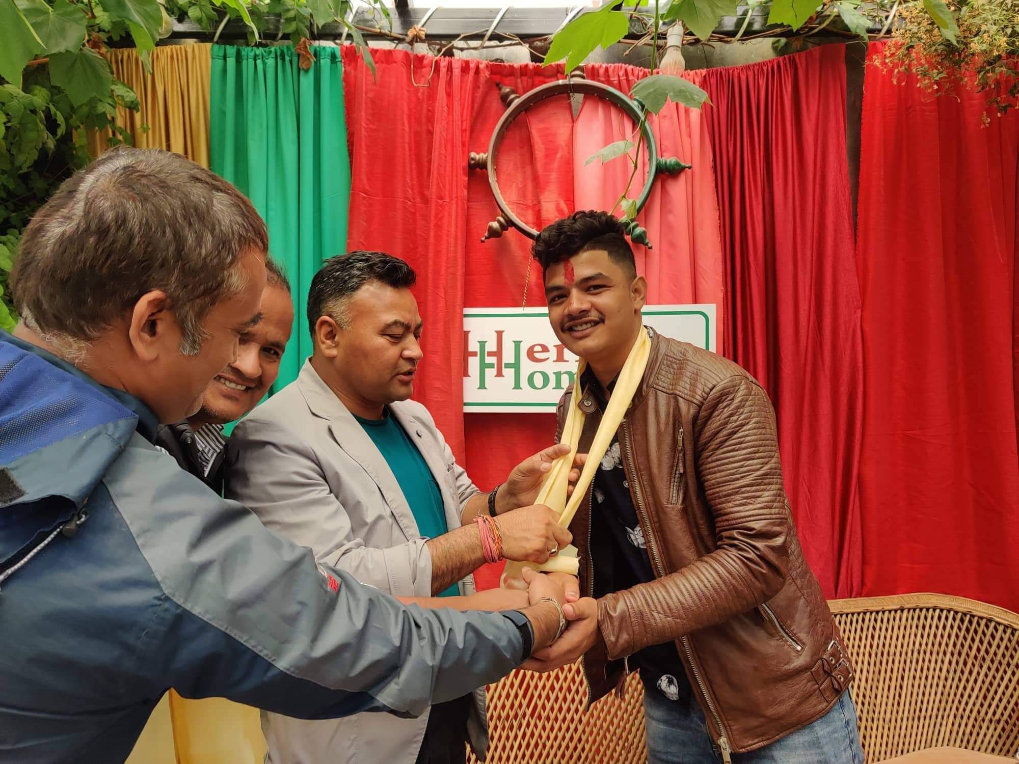 नेपाली कांग्रेस परित्याग गरि दर्जनौंं युवा एमाले प्रवेश