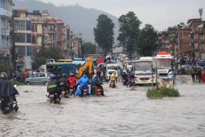 बनेपाको पुल बजार डुबानमा स्थानीयहरु भन्छन् नयाँ मेयर र उप-मेयरको काम हेरौ