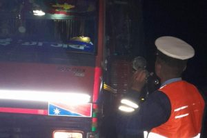 काभ्रे ट्राफिक प्रहरी एक्सनमा ठाउँ ठाउँमा चेकिङ प्रेसर हर्न र फोकस लाईट हटाउँदै