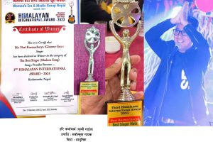 गायक हरि कर्माचार्यलाई एक पछि अर्को अवार्ड