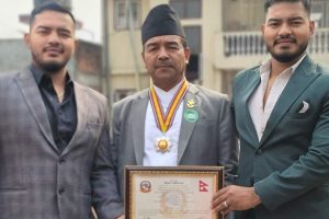 समाजसेवी ताराबहादुर कुँवरलाई प्रबल जनसेवाश्री