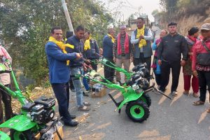 नमोबुद्ध-१० का कृषकलाई अनुदानमा हाते ट्रयाकटर