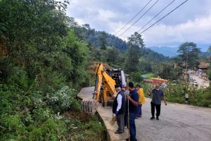 संविधान दिवसको अवसरमा सरसफाई र दीप प्रज्वलन