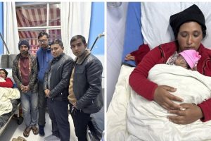 विपन्न परिवारलाई आर्शु स्मृति प्रतिष्ठानको साथ