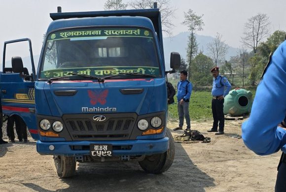 बाबुले चलाएको ट्रकले किचेर छोरीको मृत्यु