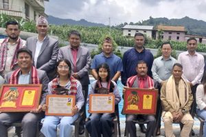 एसईईमा जिल्ला प्रथम विद्यार्थीलाई निजी तथा आवासीय विद्यालय अर्गनाइजेशन नेपाल (PABSON) बनेपाको सम्मान