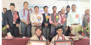 भुम्लु गाउँपालिकाले एसईईमा सर्वोत्कृष्ट नतिजा ल्याउने एक छात्र र एक छात्रालाई गर्यो सम्मान
