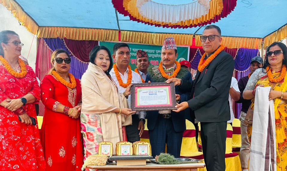 समाजसेवी अनिला कायस्थलाई “मध्यपूर्व सम्मान २०८२”
