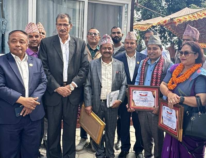 सुसन्देश सामाजिक सेवा सम्मानबाट राजन अधिकारी सम्मानित