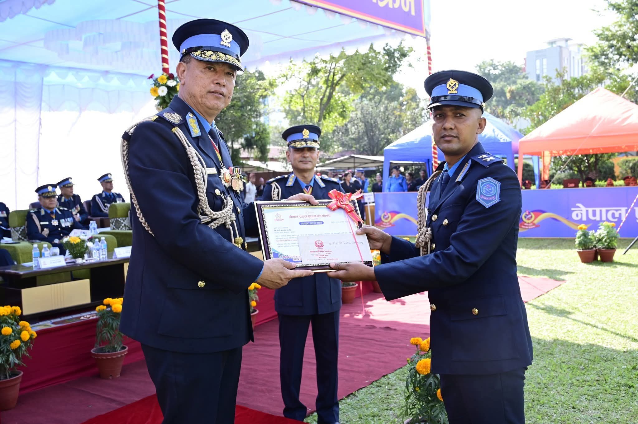 डीएसपी हरि बस्नेतलाई उत्कृष्ट कार्यका लागि आइजीपी खापुङद्वारा सम्मान तथा पुरस्कार