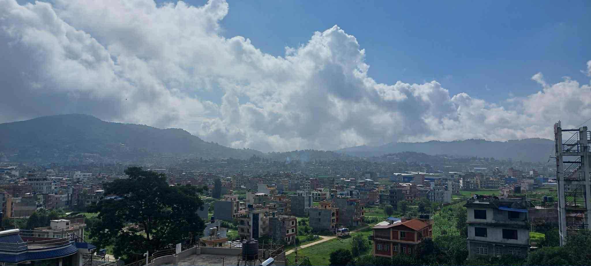 नेपालमा सिमेन्ट र आरसीसी घर बढ्दै, माटो–ढुंगाका घर घट्दै: अध्ययनले देखायो निर्माण क्षेत्रको बढ्दो कार्बन जोखिम