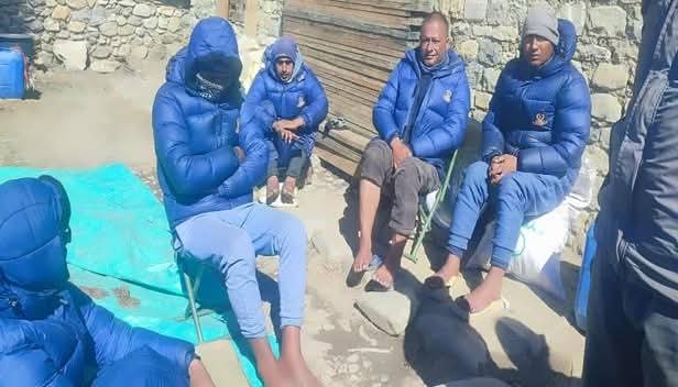 डोल्पामा अलपत्र प्रहरीको सेनाको हेलिकप्टरबाट उद्धार