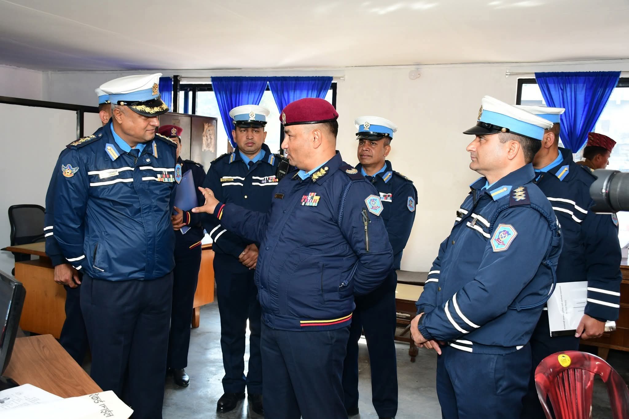 डिआईजी ओम अधिकारीद्वारा ट्राफिक प्रहरी कार्यालय निरीक्षण