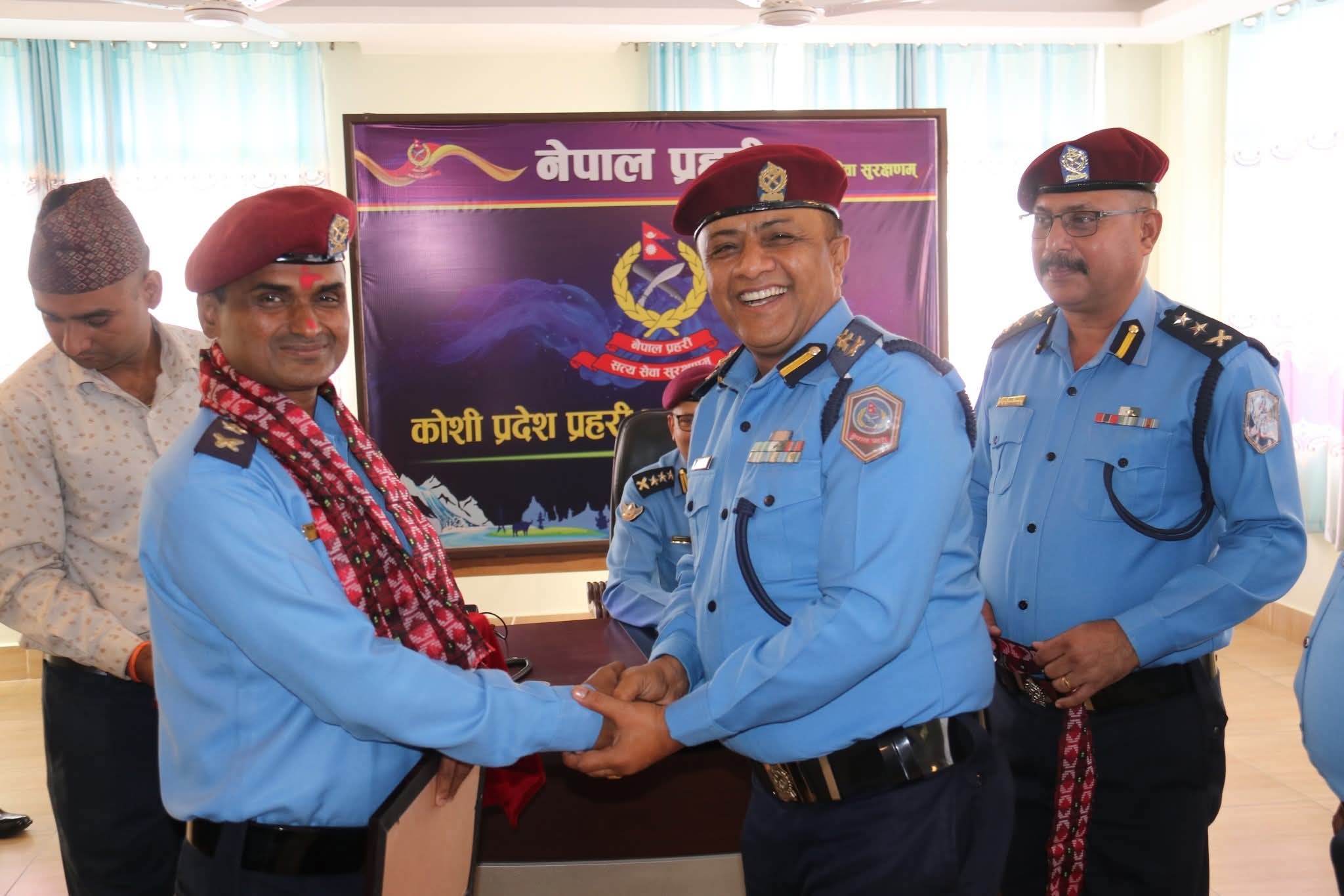 कोशी प्रदेश प्रहरी कार्यालयमा डीएसपी जैसवाललाई बिदाइ–सम्मान