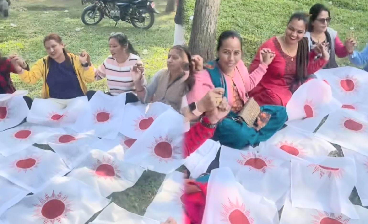 महिलामाझ एमालेप्रतिको आकर्षण बढ्दो, लोकप्रियता नयाँ उचाइमा