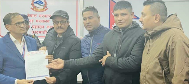 दुर्गा प्रसाईंलाई रिहा गर्न २४ घण्टे अल्टिमेटम