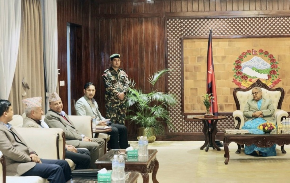 सरकार र एमालेबीच बालुवाटारमा छलफल