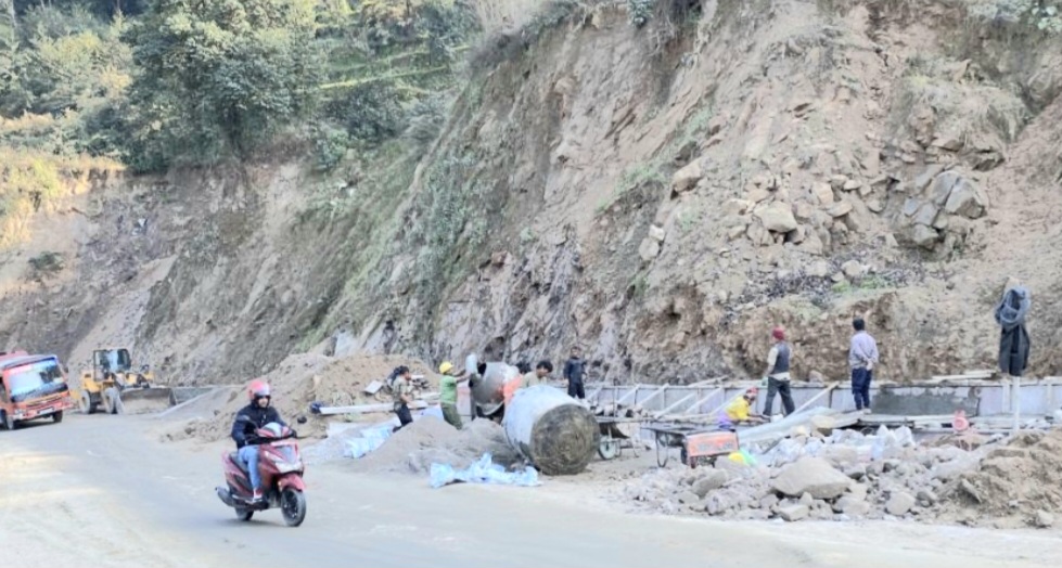 अरनिको राजमार्गअन्तर्गत धुलिखेल–खावा सडक विस्तार सुरु