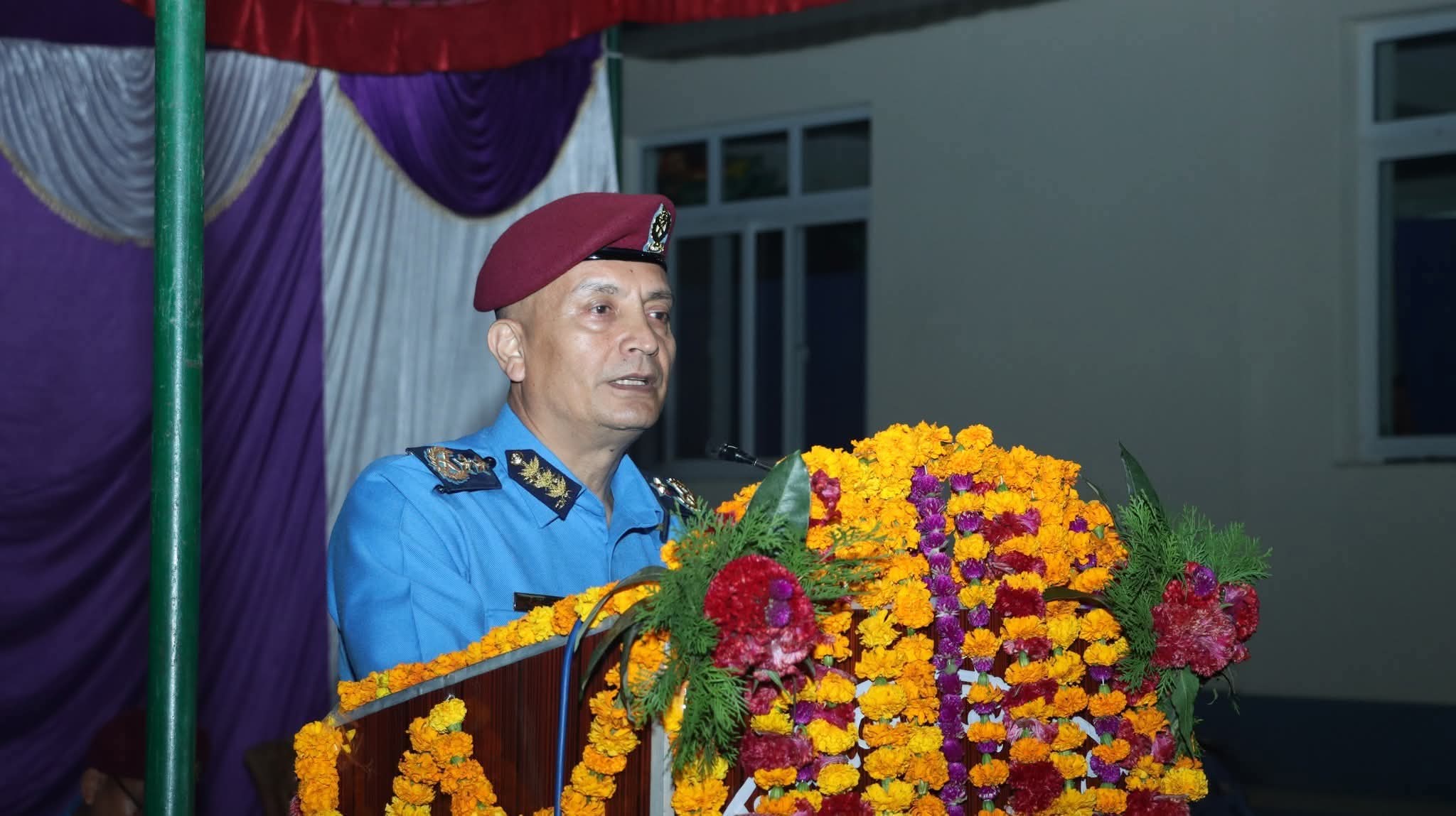 धनगढी पुगेर आईजीपी दान कार्कीले प्रहरीलाई उत्कृष्ट कार्य गर्न निर्देशन