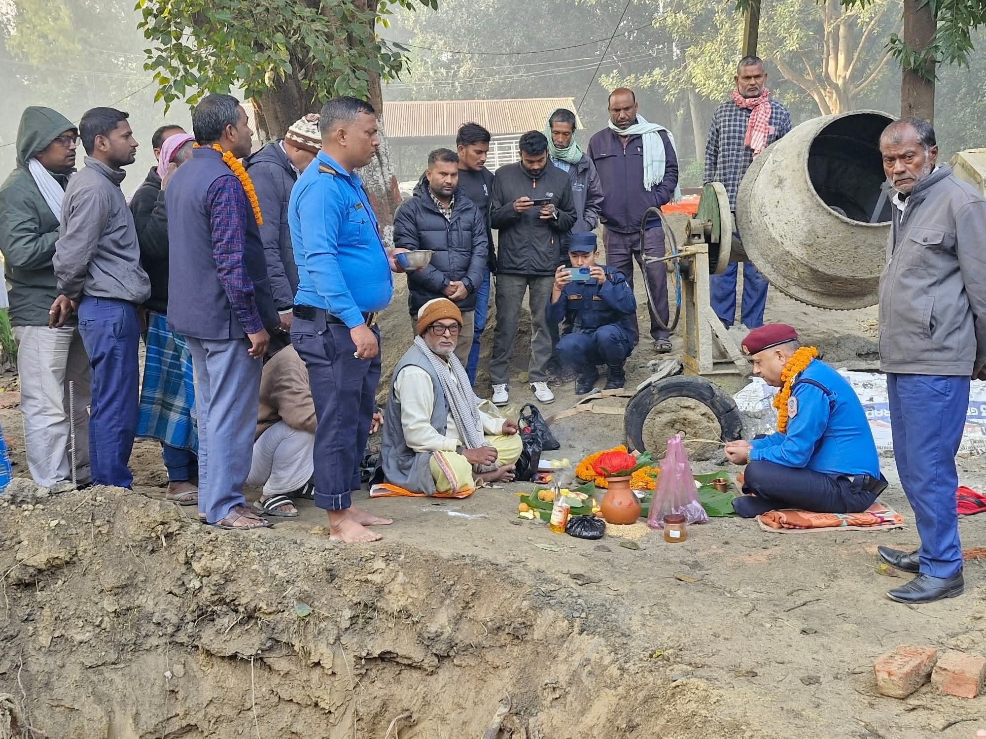 एसपी रुगम कुँवरद्वारा ईलाका प्रहरी कार्यालय दुहबीमा, अढाई तला नयाँ भवनको शिलान्यास