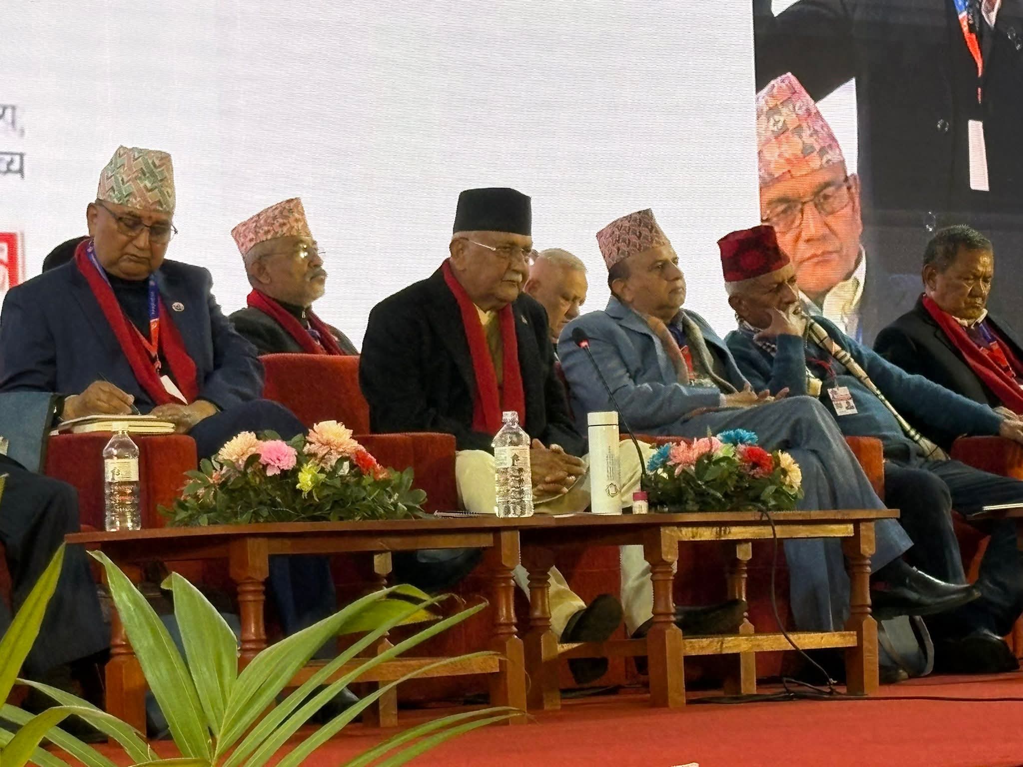 एमाले केन्द्रीय कमिटी ३०१ सदस्यीय बनाउने निर्णय, नेतृत्व चयन प्रक्रिया बन्द सत्रबाट