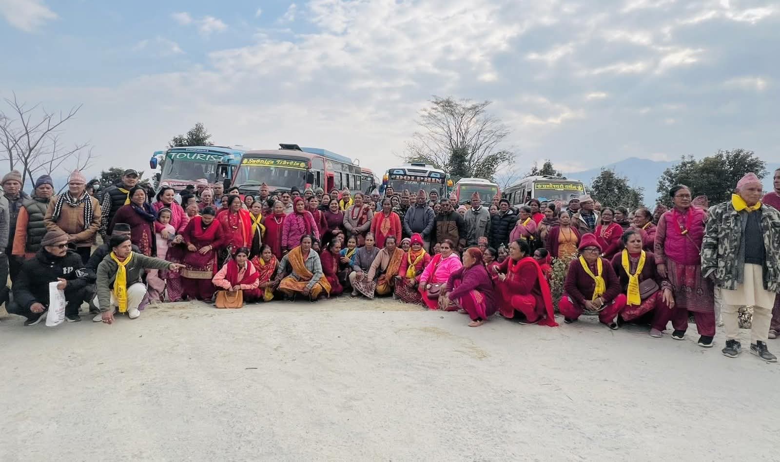 बुडोल सामुदायिक साकोसका ज्येष्ठ सदस्य शान्तिधाम तीर्थाटनमा