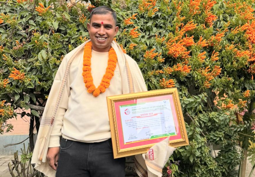 काभ्रे प्रेसका सञ्चालक युवा पत्रकार अरबिन्द्र गौतम नगदसहित सम्मानित