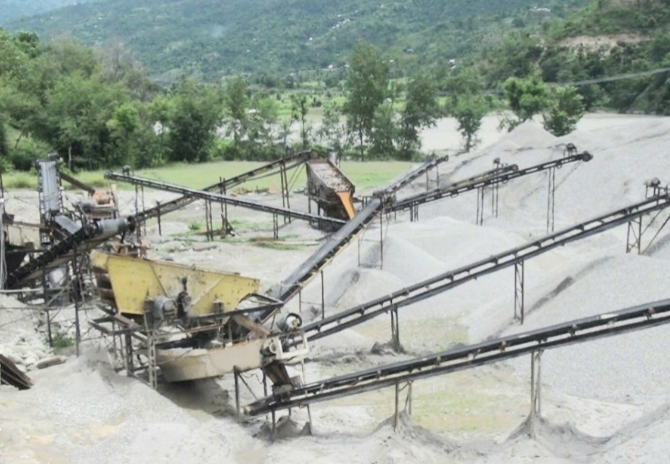 लेगुवाघाटमा अवैध क्रसर उद्योग सञ्चालनमा रोक