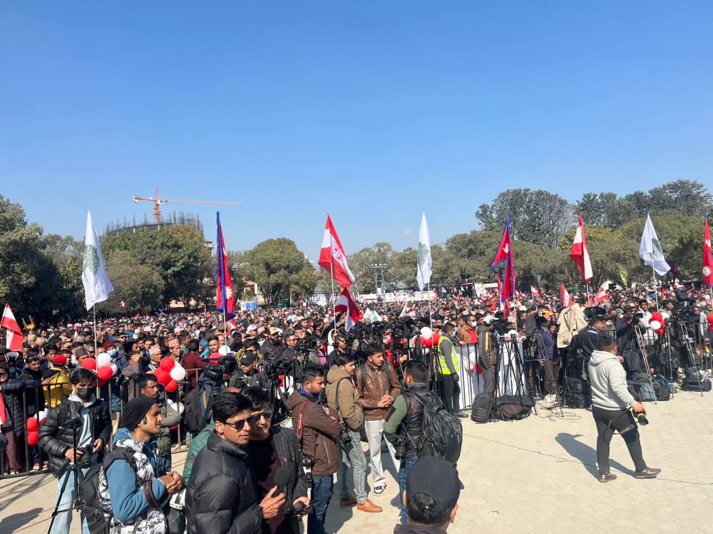 विशेष महाधिवेशन : संस्थापन पक्षका नेताहरू पनि भृकुटीमण्डपमा