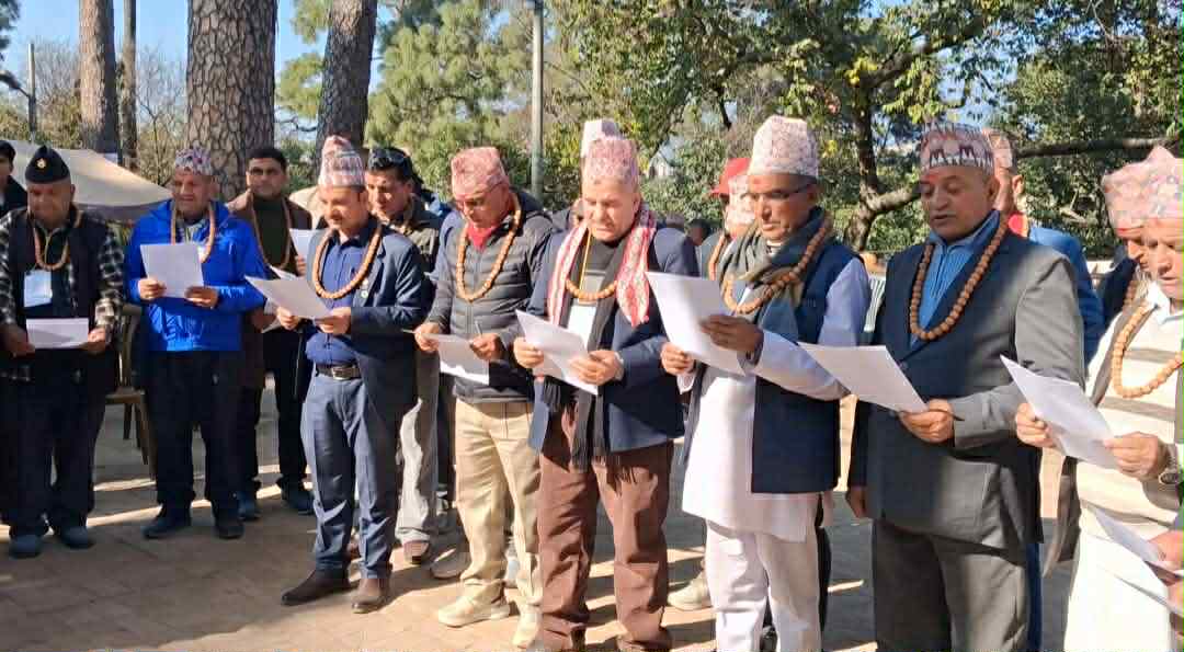 दाहाल बन्धु प्रतिष्ठानको १२ औँ साधारण सभा: डिल्लीप्रसाद दाहाल अध्यक्ष चयन, यज्ञप्रसाद दाहाल सम्मानित