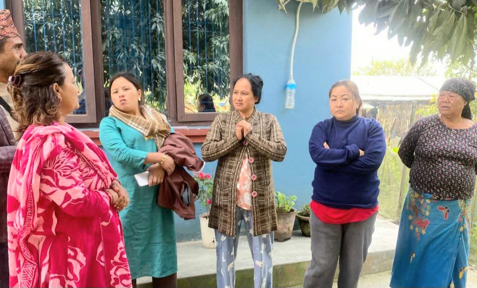 खेत–बारीमै पुगेर भोट माग्दै यमुना केसी, सुनसरी–४ मा भावनाले छोएको घरदैलो अभियान