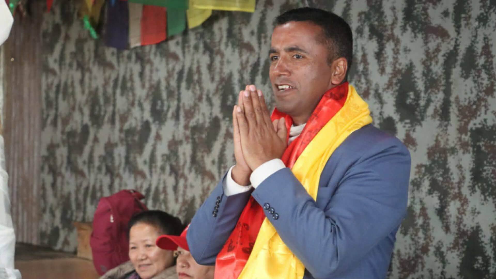 सिन्धुपाल्चोक २ मा युवराज दुलाल (शरद) : घरदैलो तीव्र, विपद्मा गरेको कामको उच्च मूल्यांकन