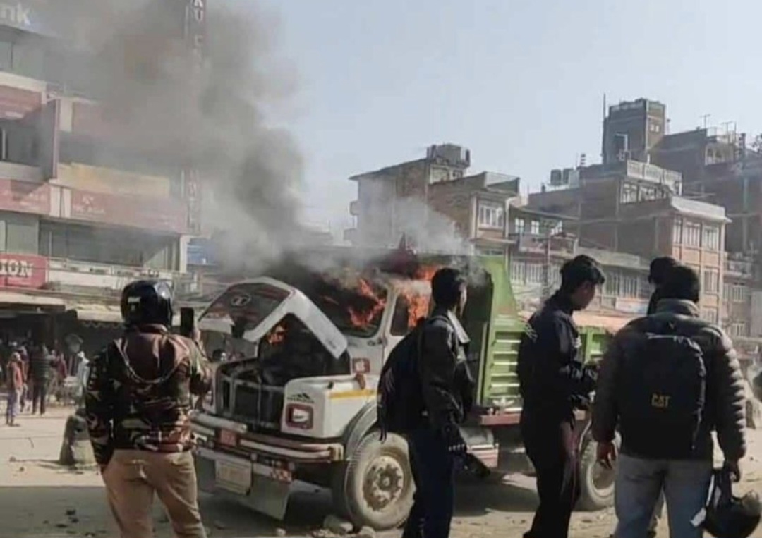 टिफरको ठक्करबाट ज्यान गुमाएका इन्जिनियर ओमन प्रधानका परिवारले सिटिजन लाइफबाट करिब १७ लाख बीमा रकम पाउने