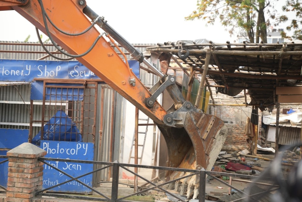 काठमाडौंका नदी किनार अतिक्रमण हटाउन आज यी ६ क्षेत्रका सुकुमवासी बस्तीमा चल्दैछ एकैसाथ डोजर