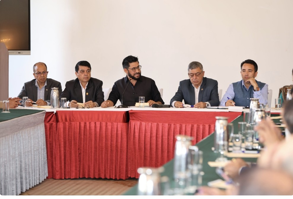 सभापति लामिछानेले उद्योगी व्यवसायीलाई भने – तपाईंहरु डराउनु पर्दैन, कुनै दुःख दिन चाहँदैनौं
