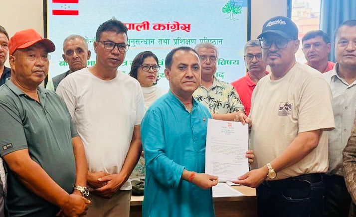 बाढीपीडितको राहतका लागि नेपाली  कांग्रेस बनेपा नगर समितिद्वारा २ लाख २३ हजार ३६४ रुपैयाँ सहयोग